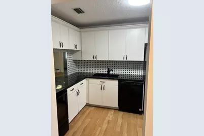 143 S Lake Susan Drive S #143, West Palm Beach, FL 33411 - Photo 4