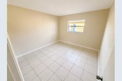 4151 NW 30th Terrace, Lauderdale Lakes, FL 33309 - Photo 6