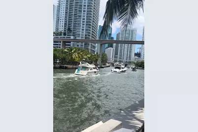 185 SW 7th Street #1802, Miami, FL 33130 - Photo 2
