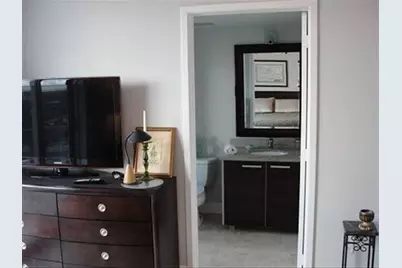 185 SW 7th Street #1802, Miami, FL 33130 - Photo 4