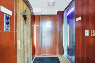 41 SE 5th St, Miami, FL 33131 - Photo 20