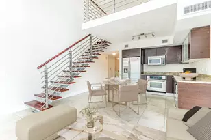 41 SE 5th St, Miami, FL 33131 - Photo 2