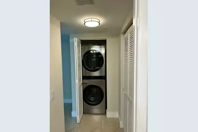 41 SE 5th Street #417, Miami, FL 33131 - Photo 14