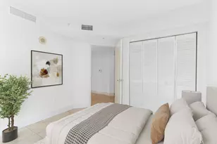 41 SE 5th St, Miami, FL 33131 - Photo 12