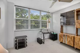 1400 St Charles Pl, Pembroke Pines, FL 33026 - Photo 22