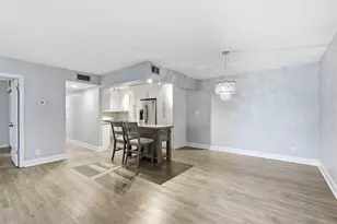 1104 Green Pine Blvd, West Palm Beach, FL 33409 - Photo 4