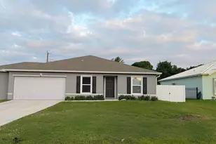 2507 SE Charleston Dr, Port Saint Lucie, FL 34952 - Photo 2
