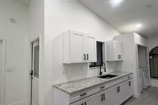 8204 NW 100th Ln, Tamarac, FL 33321 - Photo 10