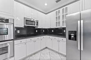 16363 Segovia Cir S, Pembroke Pines, FL 33331 - Photo 14
