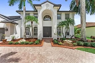 16363 Segovia Cir S, Pembroke Pines, FL 33331 - Photo 2