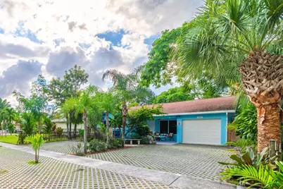 545 S Lake Drive, Lantana, FL 33462 - Photo 4