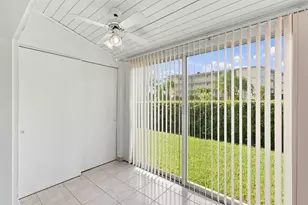2538 Boundbrook Dr S, West Palm Beach, FL 33406 - Photo 12