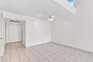 2538 Boundbrook Dr S, West Palm Beach, FL 33406 - Photo 10