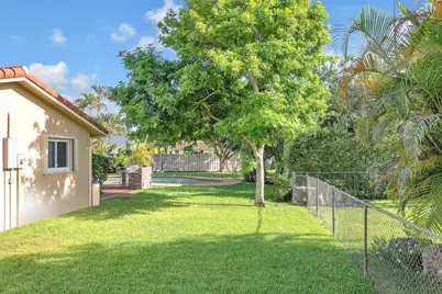 4120 NW 106th Avenue, Coral Springs, FL 33065 - Photo 12