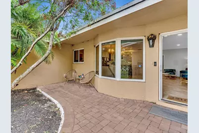 905 SE 13th Court, Deerfield Beach, FL 33441 - Photo 4