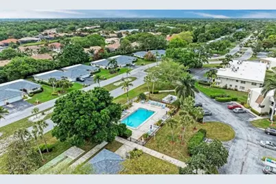 7211 W Country Club Drive N #135, Sarasota, FL 34243 - Photo 2