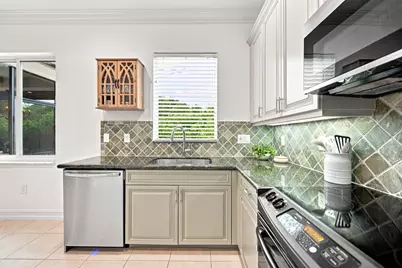 7830 Jewelwood Drive, Boynton Beach, FL 33437 - Photo 14