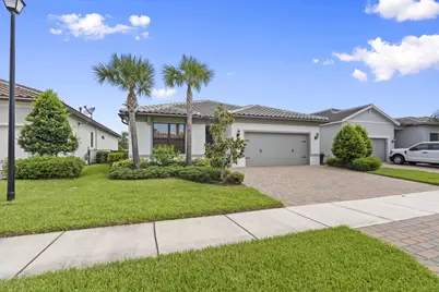 535 SE Villandry Way, Port Saint Lucie, FL 34984 - Photo 2
