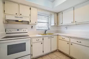 2688 Dudley Dr E, West Palm Beach, FL 33415 - Photo 6