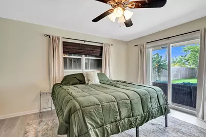 80 SE 10th Street, Pompano Beach, FL 33060 - Photo 16