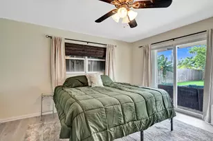 80 SE 10th St, Pompano Beach, FL 33060 - Photo 16