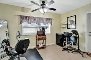 80 SE 10th St, Pompano Beach, FL 33060 - Photo 22