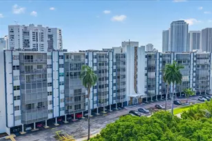 300 Diplomat Pkwy, Hallandale Beach, FL 33009 - Photo 22