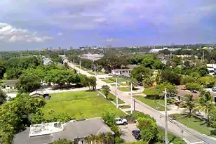 1305 Suwanee Dr, West Palm Beach, FL 33409 - Photo 1