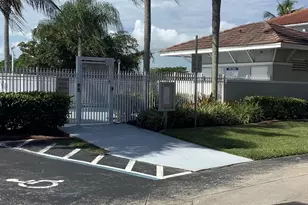201 SW 98th Terrace, Pembroke Pines, FL 33025 - Photo 18