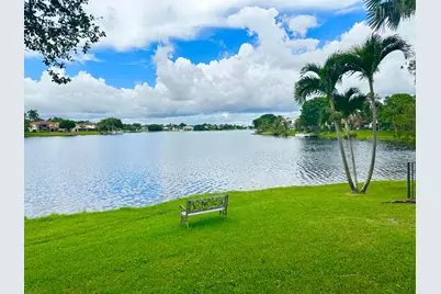 12155 Sunset Point Circle, Wellington, FL 33414 - Photo 4