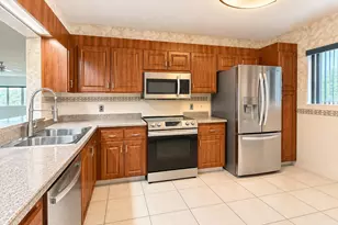 3178 Via Poinciana Dr, Lake Worth, FL 33467 - Photo 2