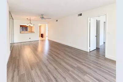 3178 Via Poinciana Drive #411, Lake Worth, FL 33467 - Photo 4