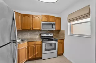 8400 Lagos De Campo Blvd, Tamarac, FL 33321 - Photo 2