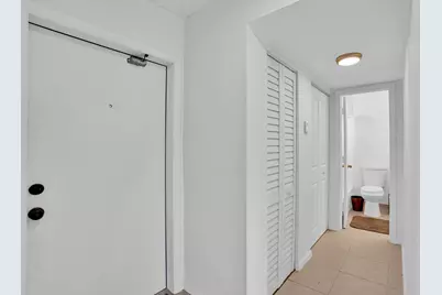 8400 Lagos De Campo Boulevard #305, Tamarac, FL 33321 - Photo 16