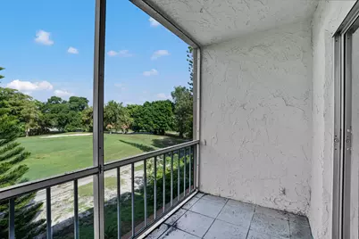 8400 Lagos De Campo Boulevard #305, Tamarac, FL 33321 - Photo 18