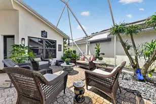 2865 N Clearbrook Circle N, Delray Beach, FL 33445 - Photo 8