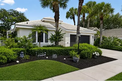 2865 N Clearbrook Circle N, Delray Beach, FL 33445 - Photo 2