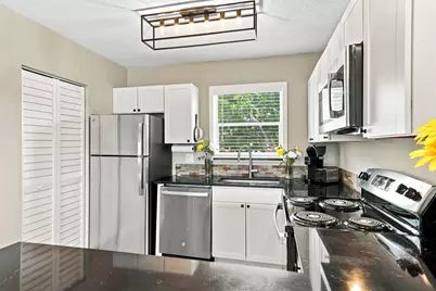198 Lake Frances Drive, West Palm Beach, FL 33411 - Photo 6