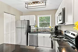 198 Lake Frances Dr, West Palm Beach, FL 33411 - Photo 6