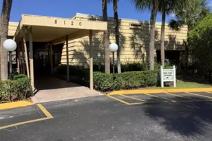 8400 Sunrise Lakes Blvd, Sunrise, FL 33322 - Photo 22
