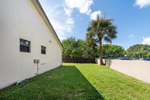 325 NW 65th Terrace, Plantation, FL 33317 - Photo 30