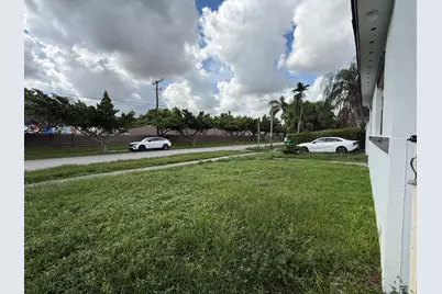 761 NW 183rd Drive, Miami Gardens, FL 33169 - Photo 6