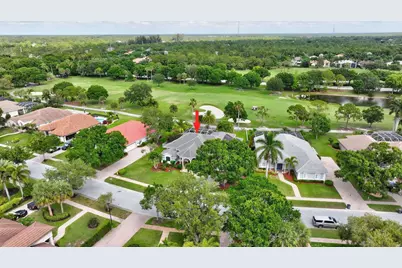 2703 SW Glenmoor Way, Palm City, FL 34990 - Photo 2