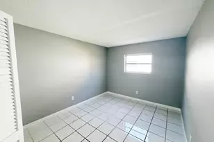 320 SW 1st St, Pompano Beach, FL 33060 - Photo 16