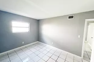 320 SW 1st St, Pompano Beach, FL 33060 - Photo 10