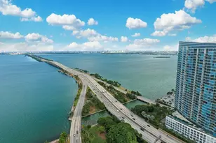 601 NE 36th St, Miami, FL 33137 - Photo 1