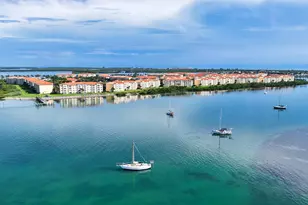 26 Harbour Isle Dr W, Fort Pierce, FL 34949 - Photo 1
