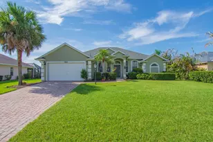 5625 Riverboat Cir SW, Vero Beach, FL 32968 - Photo 2