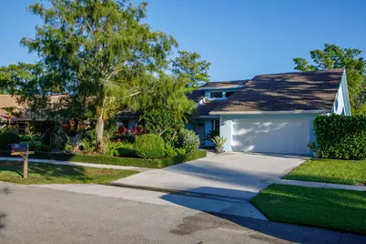900 Cosmos Court, Wellington, FL 33414 - Photo 2