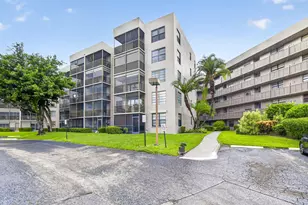 1000 Colony Point Cir, Pembroke Pines, FL 33026 - Photo 26